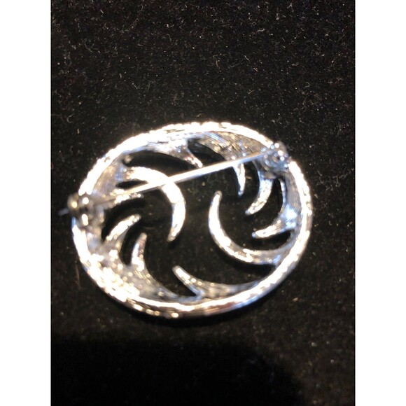 Lovely Vintage  Sarah Coventry Textured Swirl Modernist Silver Tone Brooch - Picture 4 of 5